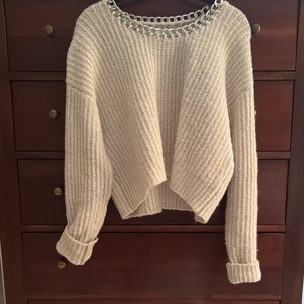 Zara Cream Crew Neck Sweater with Ribbed Pattern